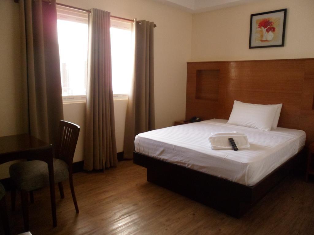 Buma Subic Hotel And Restaurant Olongapo Room photo