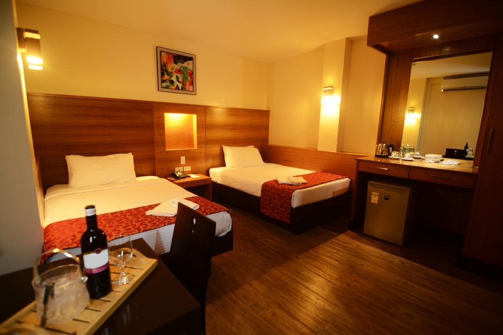 Buma Subic Hotel And Restaurant Olongapo Room photo