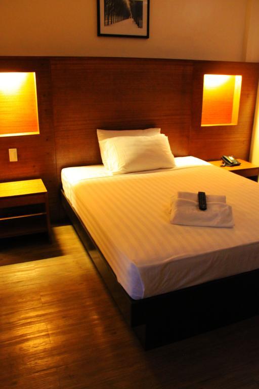 Buma Subic Hotel And Restaurant Olongapo Room photo